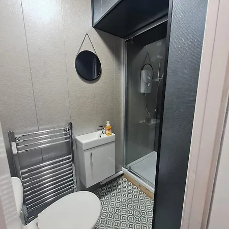 Cozy 6 Bedroom Hmo