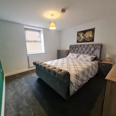Cozy 6 Bedroom Hmo Eston