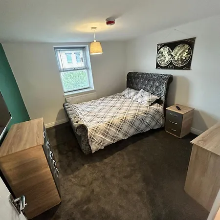 Cozy 6 Bedroom Hmo *