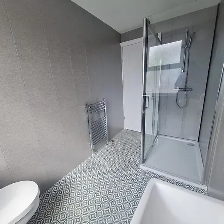 Guest house Cozy 6 Bedroom Hmo